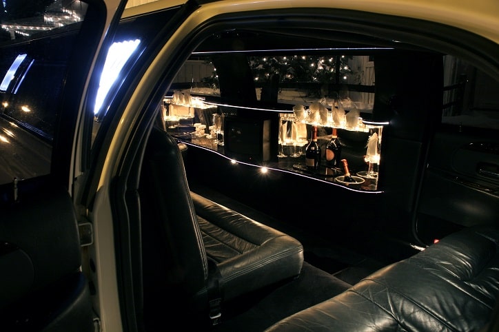 interno limousine allestita per addio al nubilato