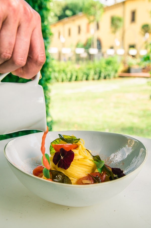 pranzo all'aperto a le pavoniere firenze