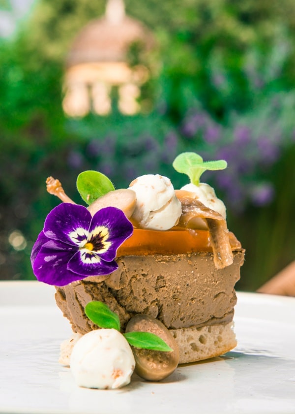 ristorante pavoniere firenze, foto piatto su tavolo all'aperto